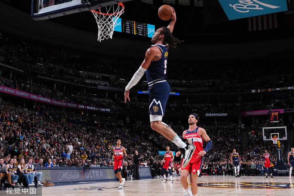 还是在场上 还是在场上